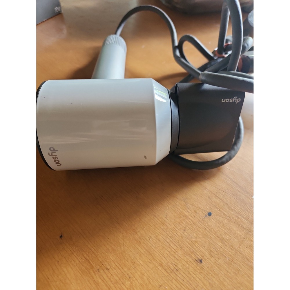 Dyson Supersonic Hair Dryer HD01 - White/Silver b-2 - Picture 3 of 5